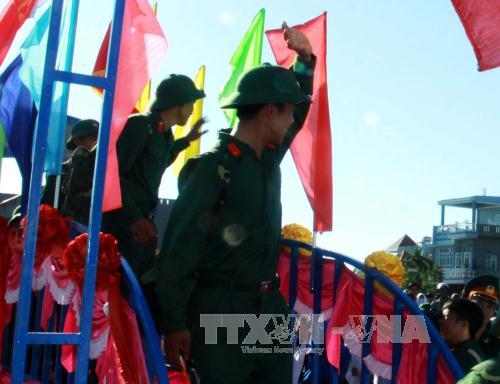 Hình ảnh xúc động trong lễ giao, nhận quân đợt 2 ảnh 1