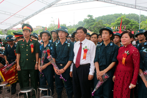 Quân khu III giao nhận quân đợt 2 nhanh gọn, an toàn ảnh 2