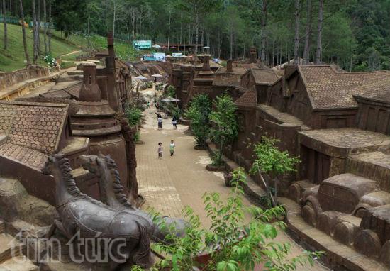 Tham quan không gian kiến trúc độc đáo ở Đà Lạt ảnh 8