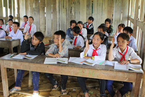 Vượt khó trong phòng học tạm ảnh 2