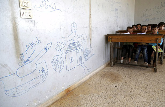 Lớp học trong vùng chiến sự ở Syria ảnh 2