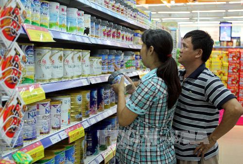 Làm rõ việc không giảm giá sữa cho trẻ dưới 6 tuổi ảnh 1