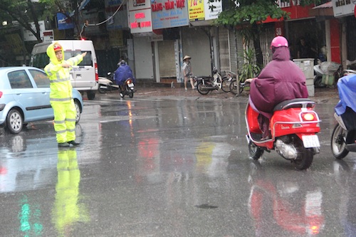 CSGT Hà Nội gần gũi hơn trong lòng dân ảnh 4