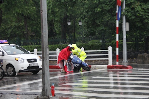 CSGT Hà Nội gần gũi hơn trong lòng dân ảnh 9