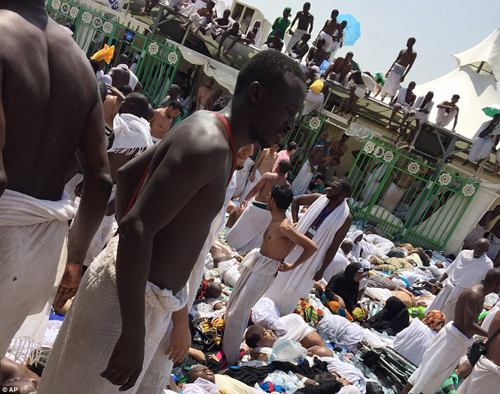 Hiện trường ngổn ngang vụ giẫm đạp gần thánh địa Mecca ảnh 2