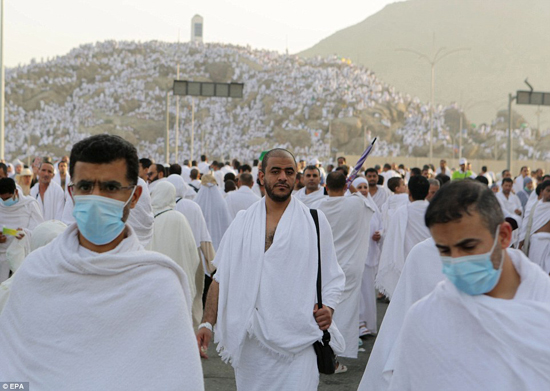 Hiện trường ngổn ngang vụ giẫm đạp gần thánh địa Mecca ảnh 16