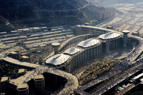 Hiện trường ngổn ngang vụ giẫm đạp gần thánh địa Mecca ảnh 10
