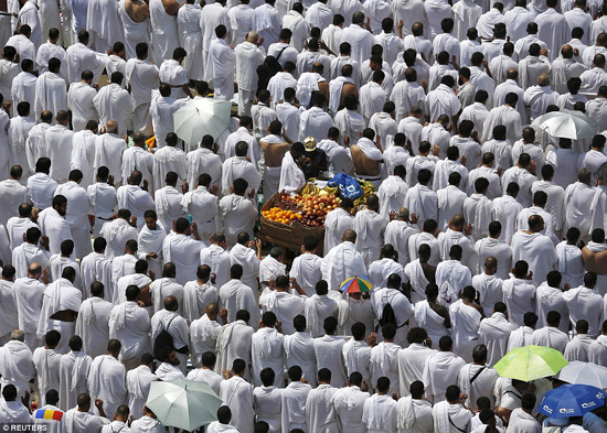 Hiện trường ngổn ngang vụ giẫm đạp gần thánh địa Mecca ảnh 18