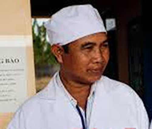 Thầy thuốc của buôn làng ảnh 1