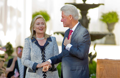 Ông Bill Clinton bênh vực bà Hillary về bê bối email ảnh 1
