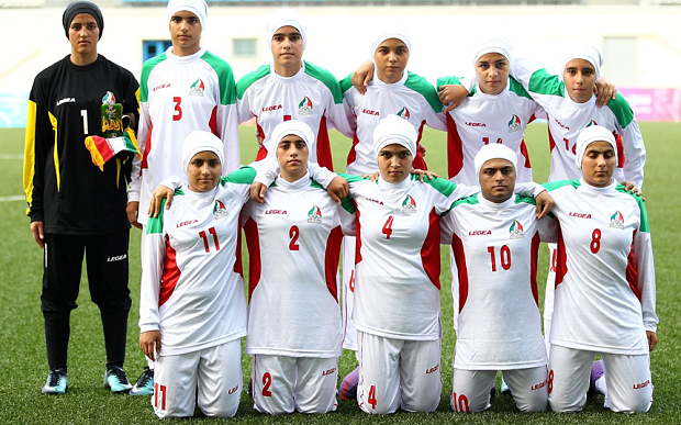 8 cầu thủ trong đội bóng đá nữ Iran là... đàn ông ảnh 1