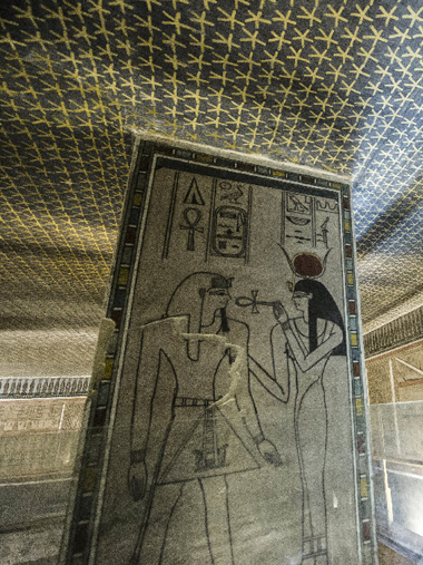 Đi tìm căn phòng bí mật của Nữ hoàng Nefertiti ảnh 2