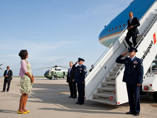 Tình cảm ấm áp ông Obama dành cho vợ ảnh 9