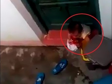 Đình chỉ hai cô giáo bỏ mặc bé mầm non tại Lạng Sơn ảnh 1