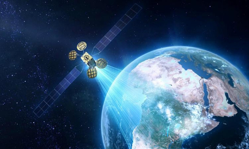 Facebook tiến tới cung cấp Internet từ vũ trụ ảnh 1