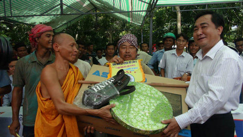 Tưng bừng Lễ hội đua bò Bảy Núi An Giang năm 2015 ảnh 8