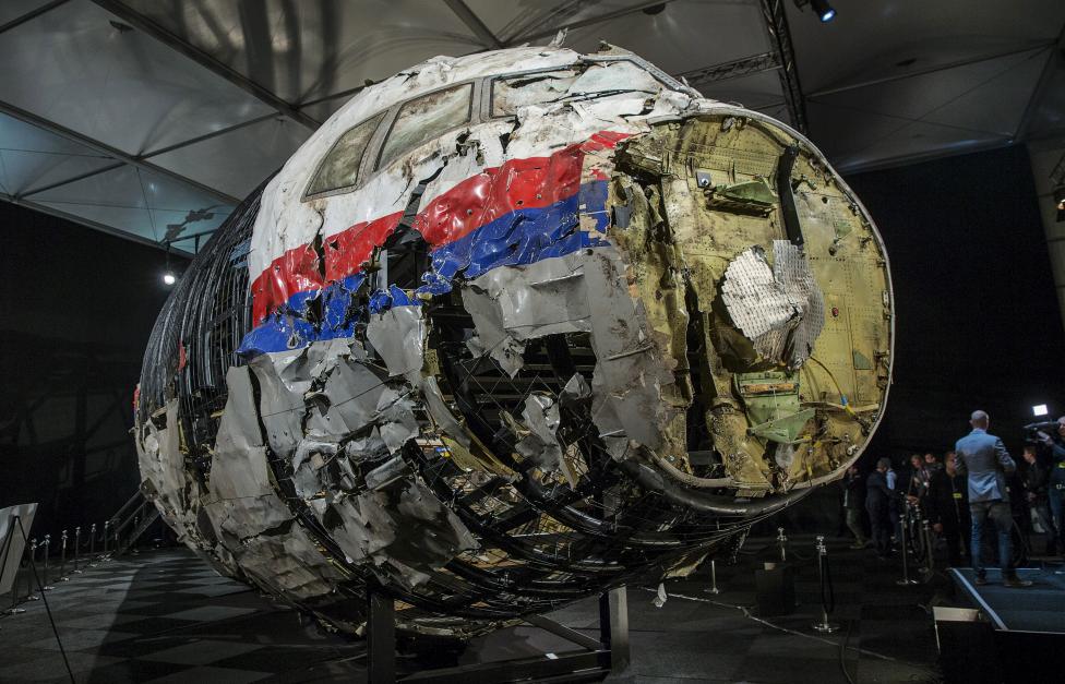 Điều tra vụ MH17: Bắn thử tên lửa Buk vào buồng lái máy bay ảnh 1