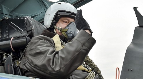 Tổng thống Ukraine bay thử Su-27 mới ảnh 1
