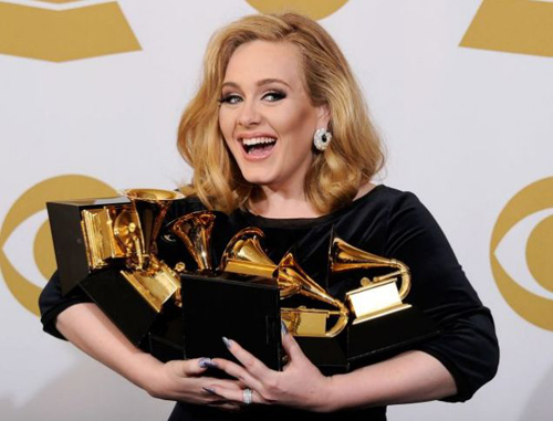 Adele khiến người hâm mộ ngây ngất với đoạn clip 28'' ảnh 1