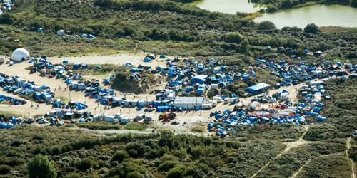 Pháp: 400 người nhập cư được đưa khỏi "rừng rậm" Calais ảnh 1