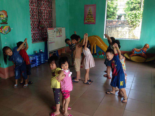 Tạo môi trường học tiếng Anh trong trường mầm non ảnh 1
