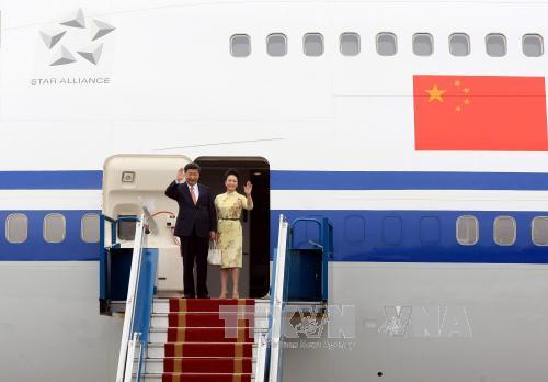Những hình ảnh đầu tiên về ông Tập Cận Bình khi tới Việt Nam ảnh 2