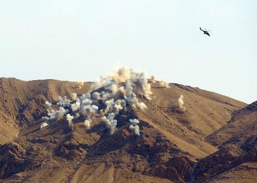 Binh sĩ Syria chiến đấu trên đống đổ nát Palmyra ảnh 2