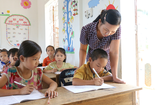 Gieo chữ trên vùng đất khó Nghệ An ảnh 1