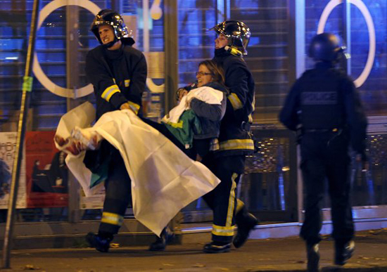 Đêm kinh hoàng khủng bố tấn công Paris ảnh 1