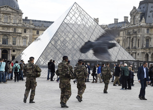 Paris vẫn đứng vững sau thảm họa 13/11 ảnh 1