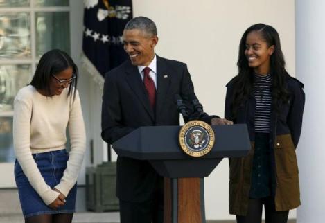 Ông Obama “tếu táo” trong lễ xá tội gà tây ảnh 1