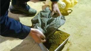 Nghệ sĩ Trung Quốc biến khói bụi thành gạch ảnh 2