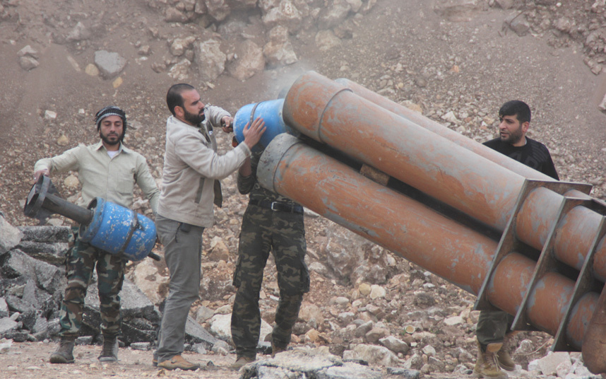 Độc đáo dàn vũ khí tự chế của phe nổi dậy Syria ảnh 1