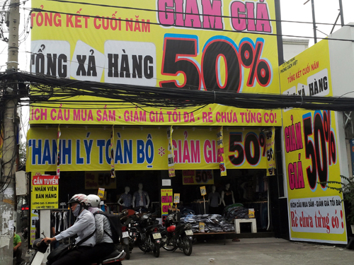 Bùng nổ giảm giá, khuyến mãi cuối năm ảnh 1