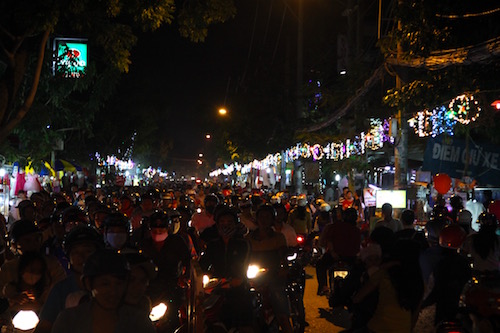 Xóm đạo lung linh đêm Giáng sinh ảnh 1