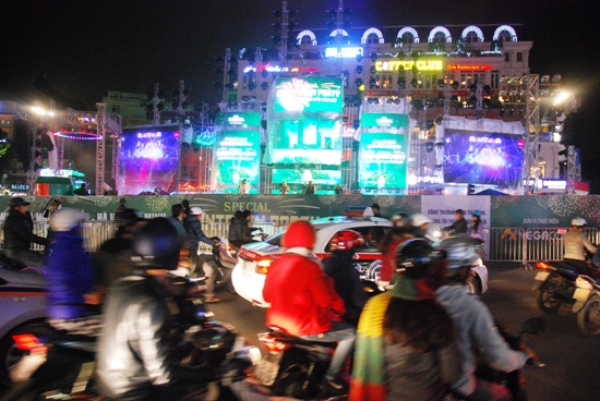 Thủ đô Hà Nội vững tin bước vào năm mới 2016 ảnh 1