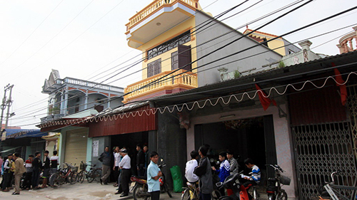 Điện giật chết hai người sơn sửa nhà ảnh 1