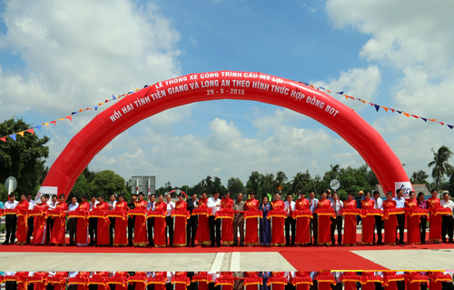 Đường bộ phá thế “sông ngăn cách trở” ảnh 1