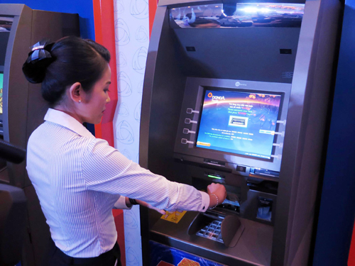 Không để máy ATM thiếu tiền dịp Tết ảnh 1