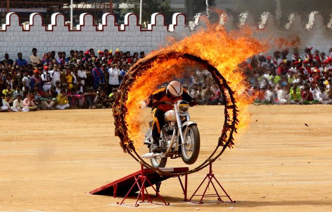Quân đội Ấn Độ duyệt binh ấn tượng trong Ngày Cộng hòa ảnh 11