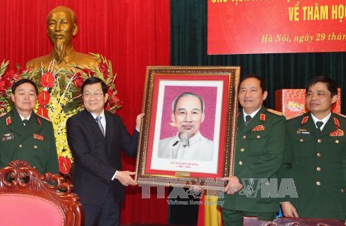 Chủ tịch nước Trương Tấn Sang thăm Học viện Hậu cần ảnh 1