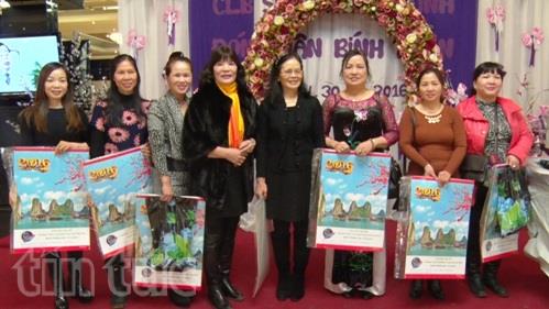 Món quà gắn kết phụ nữ TTTM Moskva dịp Tết Bính Thân ảnh 1