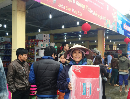 Hàng Tết đưa về nông thôn ảnh 1