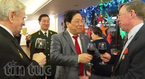 Đại sứ quán Việt Nam tại Nga chiêu đãi mừng Xuân Bính Thân ảnh 1