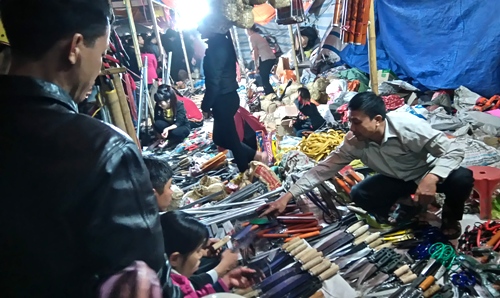 Du xuân chợ Viềng mua may ảnh 4