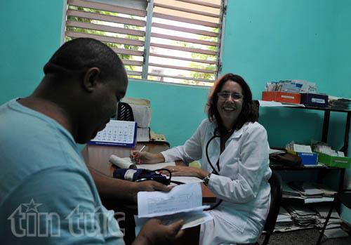 Bác sĩ gia đình: Nền tảng thành công trong chăm sóc y tế toàn dân của Cuba ảnh 2