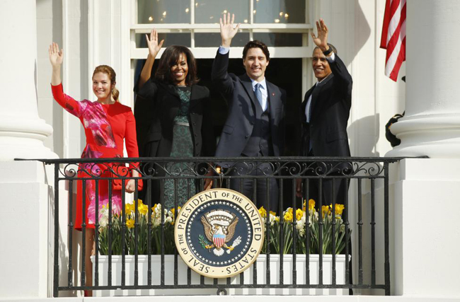 Tình cảm nồng ấm giữa ông Obama và Thủ tướng Canada gây sốt ảnh 2