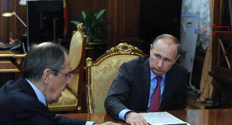 Kremlin tiết lộ "vật bí ẩn" sau lưng ông Putin ảnh 1