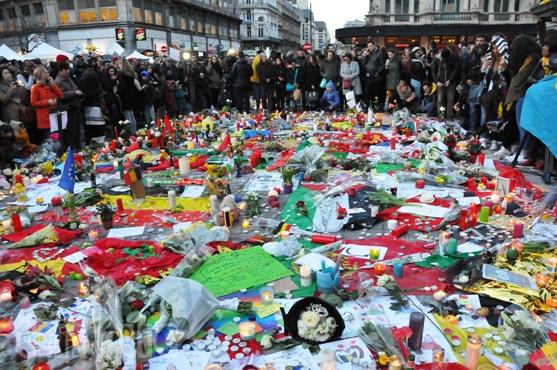Brussels không chết, Brussels không gục ngã ảnh 1