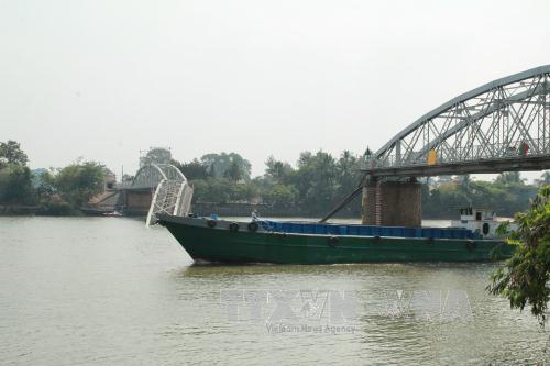 Bắt đầu trục vớt cầu Ghềnh ảnh 1